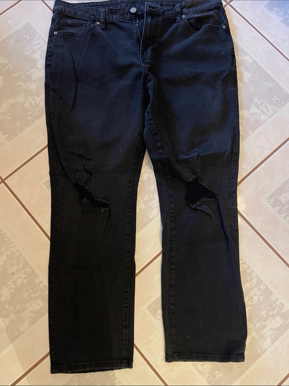 No Boundaries Black Straight Leg Ripped Jeans